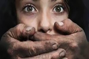 خودکشی دختر 8 ساله به خاطر تجاوز جنسی پدر