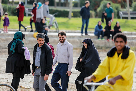 استقبال اصفهانی‌ها از زاینده رود